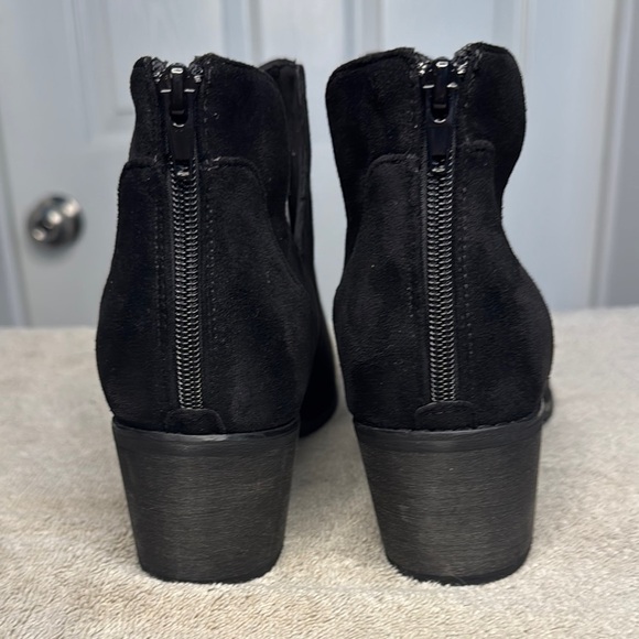 NIB Pierre Dumas Black Ankle Boots with Pointed Toe - Picture 6 of 11